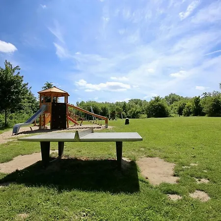 Prázdninový dům Urlauberdorf Haus 61A *